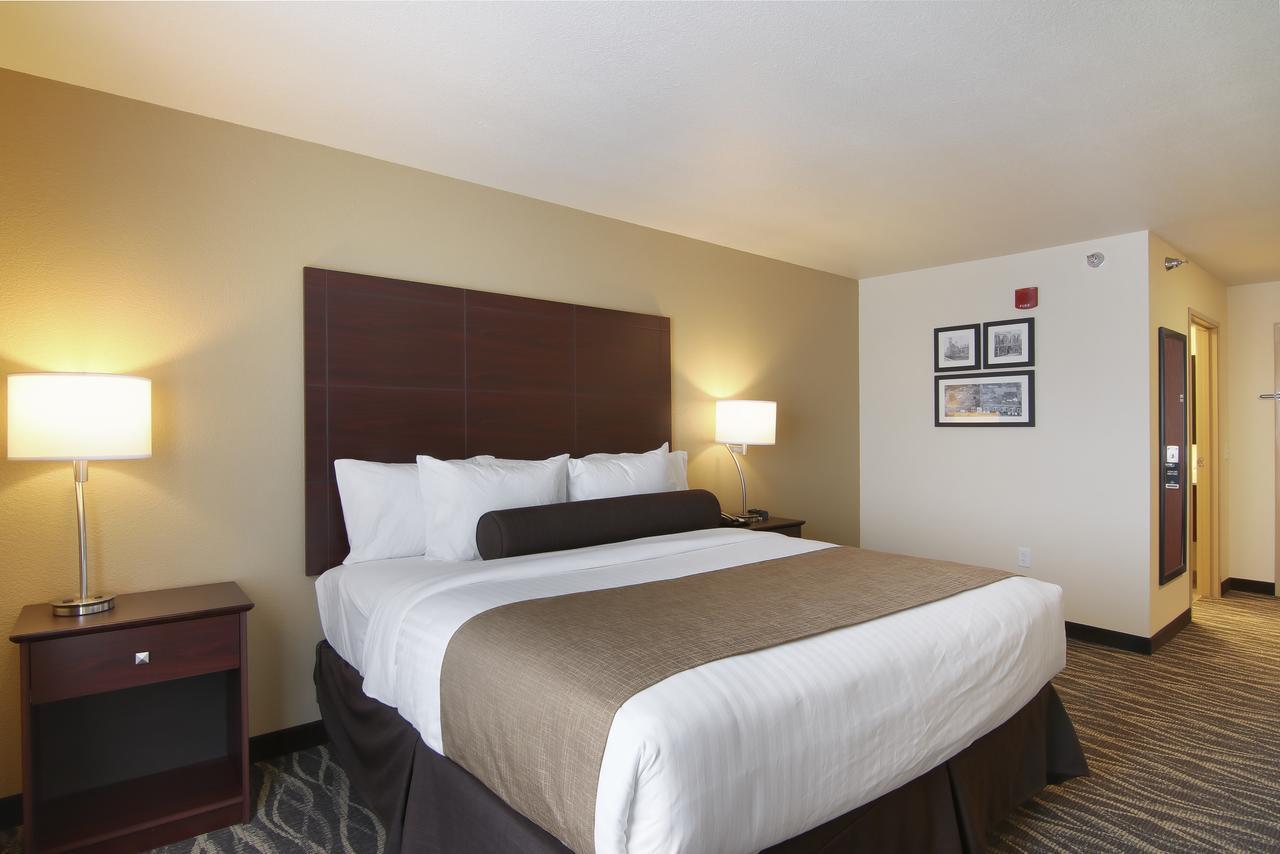 Cobblestone Inn & Suites - Menomonie/Uw-Stout Dış mekan fotoğraf