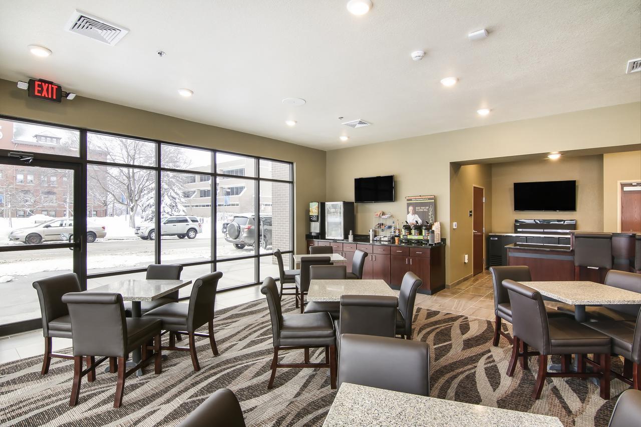 Cobblestone Inn & Suites - Menomonie/Uw-Stout Dış mekan fotoğraf
