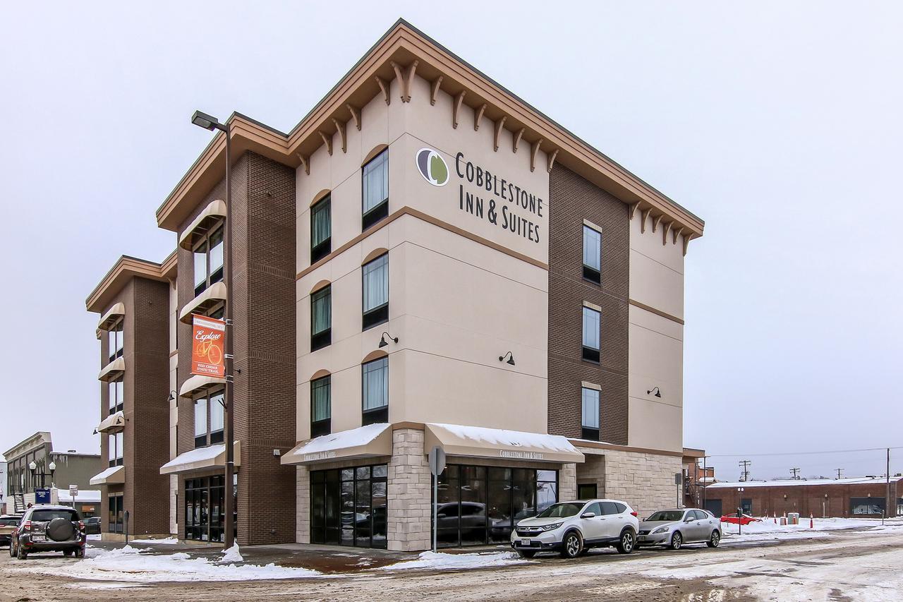Cobblestone Inn & Suites - Menomonie/Uw-Stout Dış mekan fotoğraf