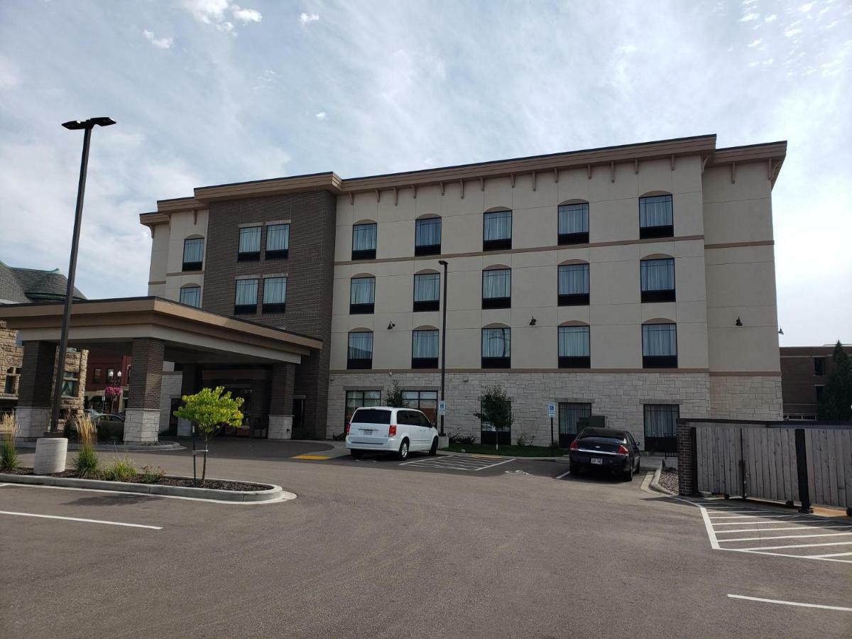Cobblestone Inn & Suites - Menomonie/Uw-Stout Dış mekan fotoğraf