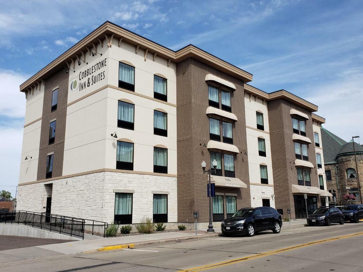Cobblestone Inn & Suites - Menomonie/Uw-Stout Dış mekan fotoğraf
